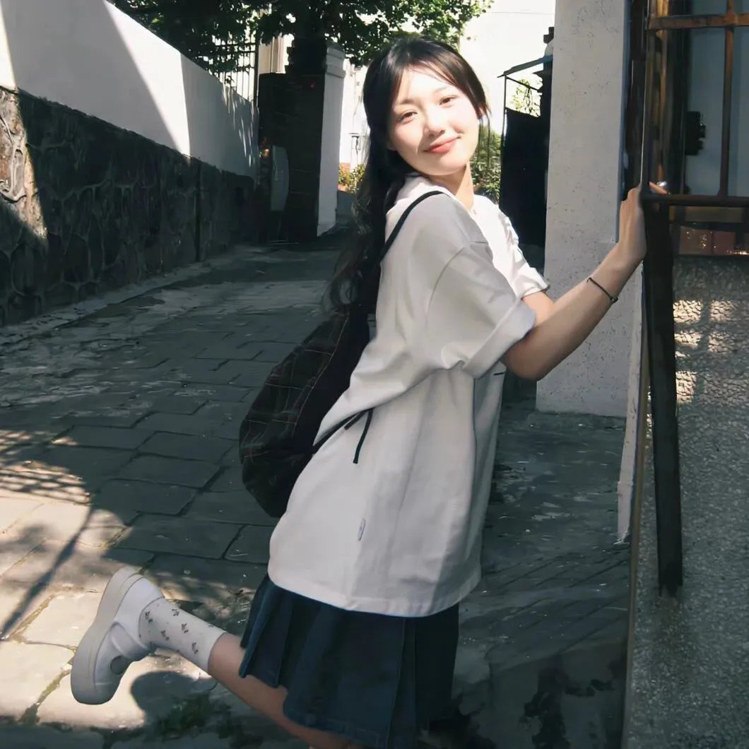 云雾笼罩的山峰